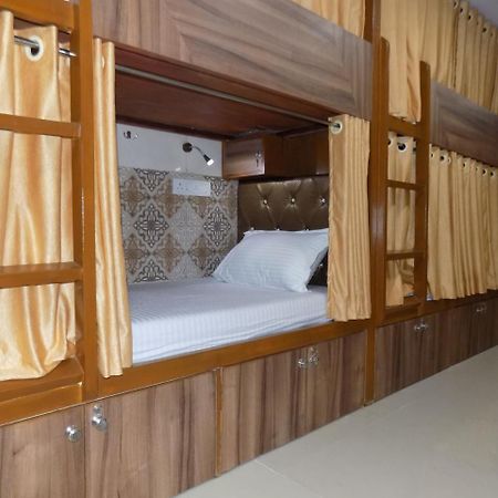 Metro Inn Dormitory Mumbai Dış mekan fotoğraf