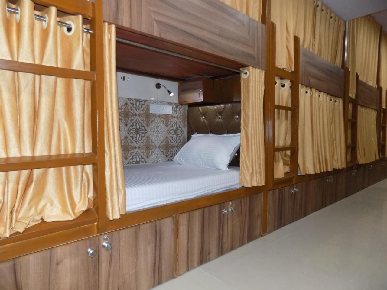Metro Inn Dormitory Mumbai Dış mekan fotoğraf