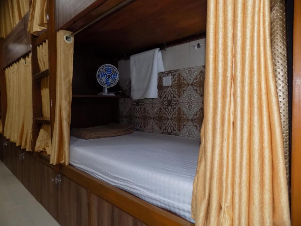 Metro Inn Dormitory Mumbai Dış mekan fotoğraf
