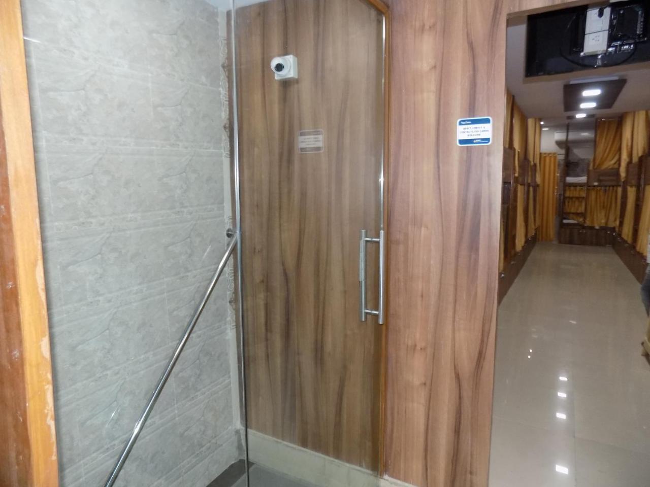 Metro Inn Dormitory Mumbai Dış mekan fotoğraf