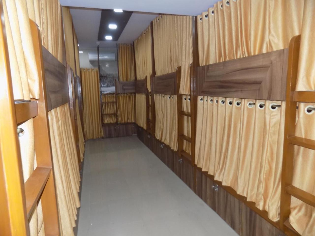 Metro Inn Dormitory Mumbai Dış mekan fotoğraf